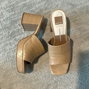 Dolce vita sandals